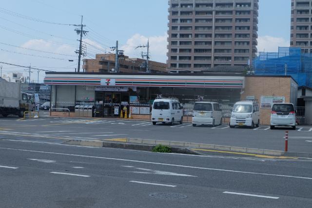 セブンイレブン野洲市役所前店：181m