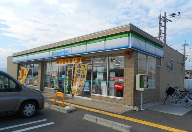ファミリーマート野洲冨波店：515m