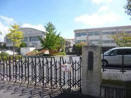 栗東市立大宝東小学校：347m