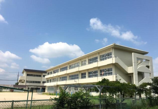 野洲市立三上小学校：1298m
