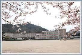 野洲市立野洲中学校：1818m