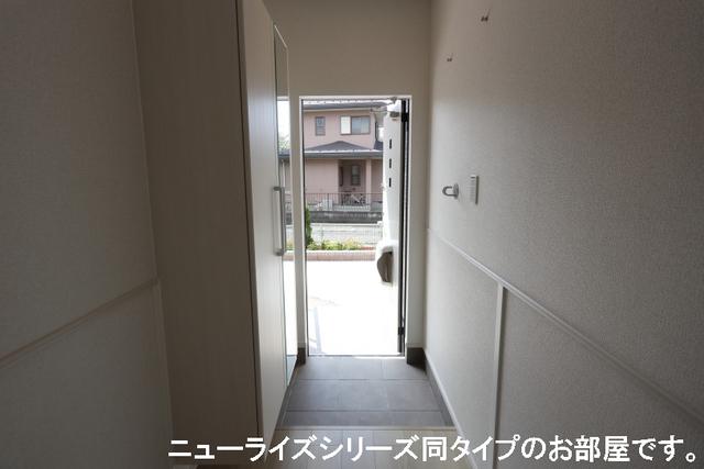 ファミリエ　Ⅱ（101） 玄関