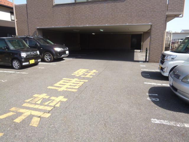 近江八幡市出町マンション 駐車場