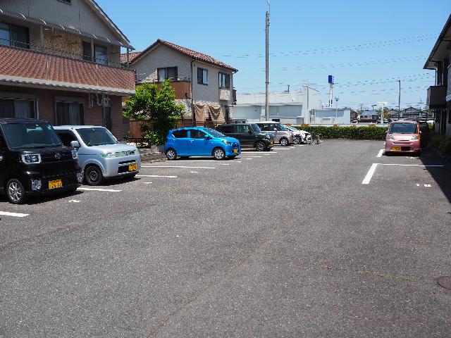 ピアーチェイマイ 駐車場
