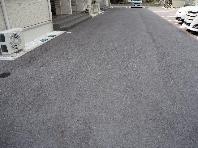 グランドュール 駐車場