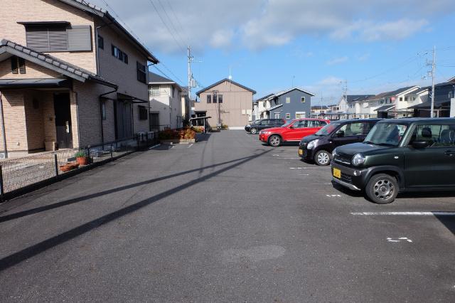 エポワールメゾン 駐車場
