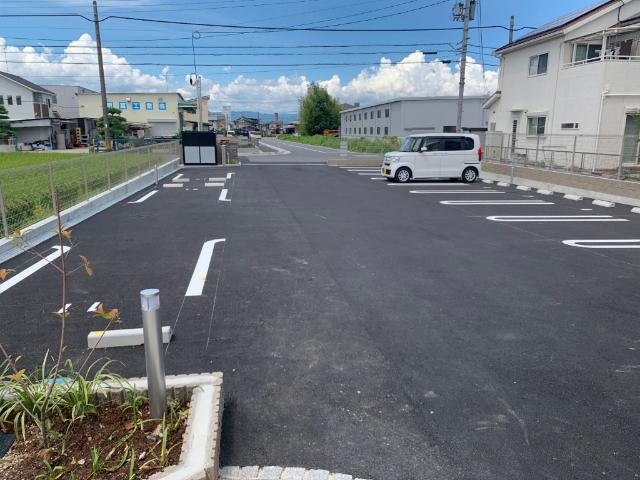カーサ　プラーチド 駐車場