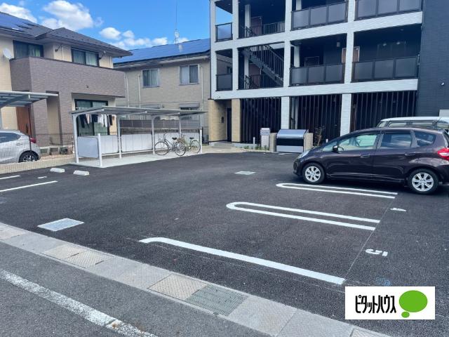 ラクーン堅田 駐車場