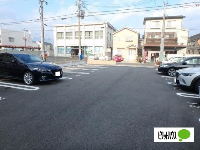 セレンディピティ堅田 駐車場