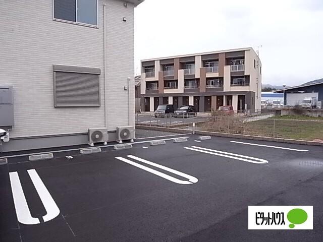 スリーズⅠ 駐車場