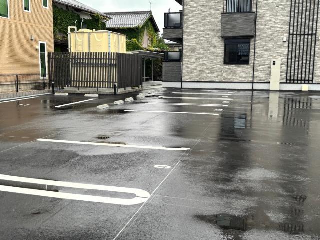 フルール近江 駐車場