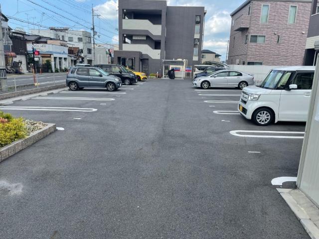 オリーブ 駐車場