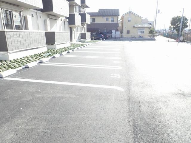 フラン苅原（106） 駐車場