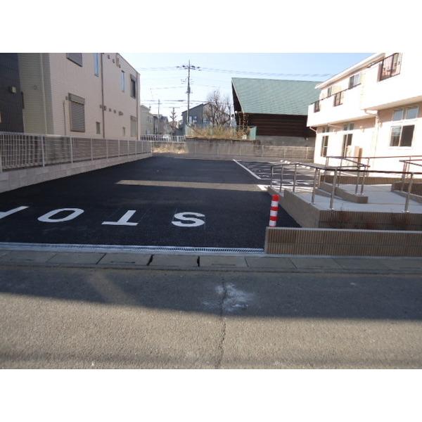 プラムコート 駐車場
