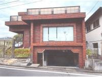 外観は赤レンガ調の重厚感あるデザイン