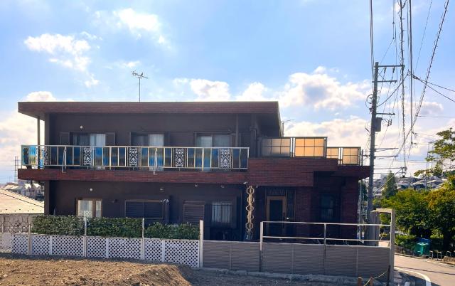 街並みに映える個性派フォルム