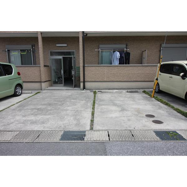 ヴィラ神照（105） 駐車場
