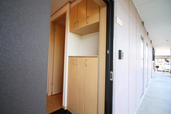 長浜市大辰巳町マンション 玄関