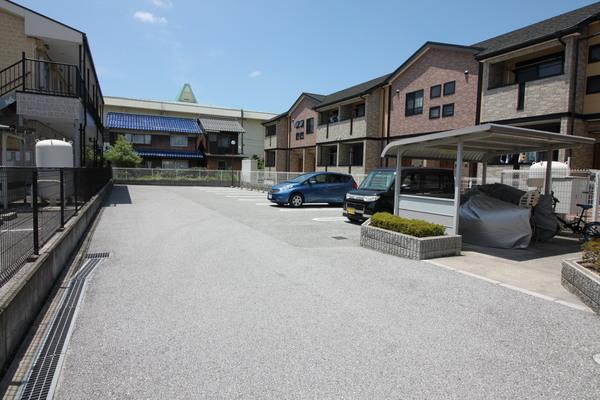 エフ インフィニート（103） 駐車場
