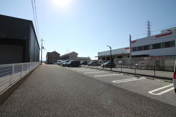 ベルアラモ（102） 駐車場