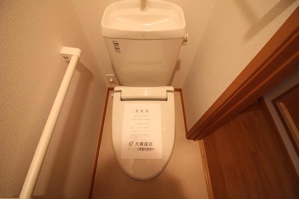 米原市下多良アパート トイレ