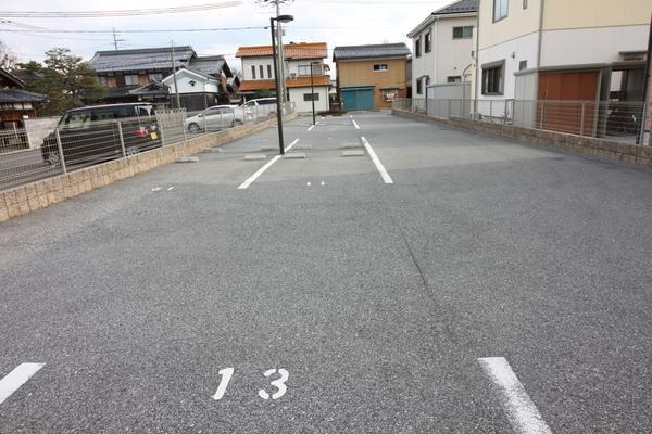 グレイスソシアキトロ（103） 駐車場