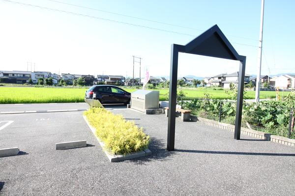 エリートメゾン（105） エントランス