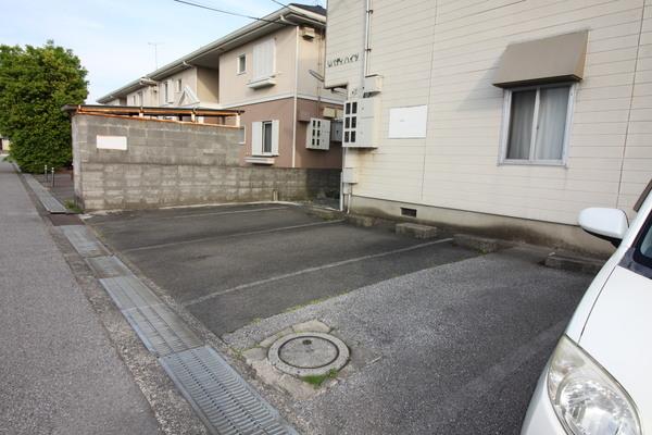 リバティハイツ 駐車場