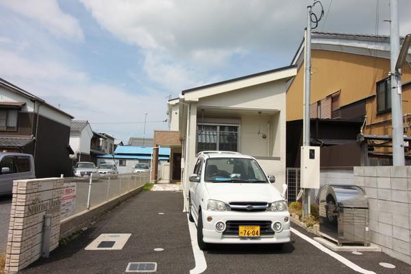 サンライズ オアシス（102） 駐車場