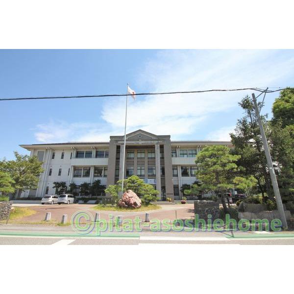 長浜市立南中学校：975m