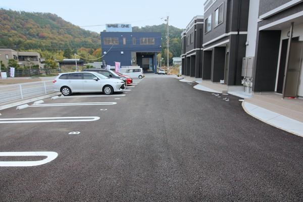 グランドソレーユ壱番館（101） 駐車場