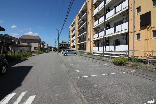 ヴィラナリー南小足Ⅰ（305） 駐車場
