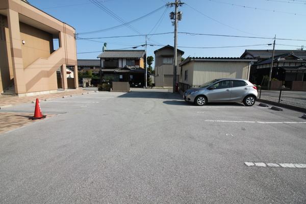 レイクサイドビュー（203） 駐車場