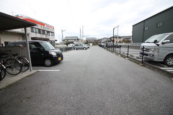 宮司サンシャインⅡ（3） 駐車場
