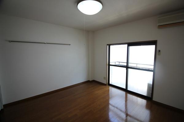 apartment 勝町