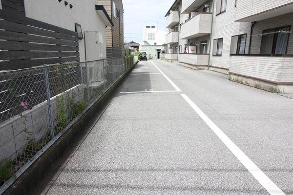 東英ハイツ参番館（203） 駐車場