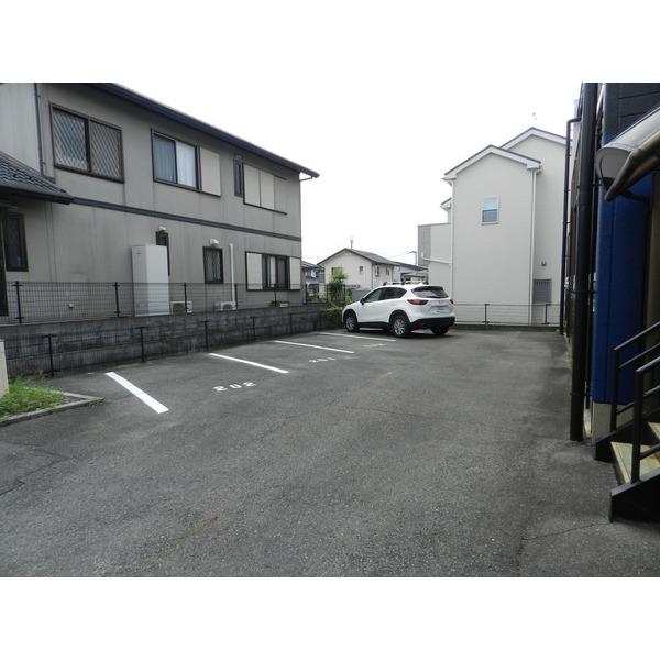 近江八幡市上野町アパート 駐車場