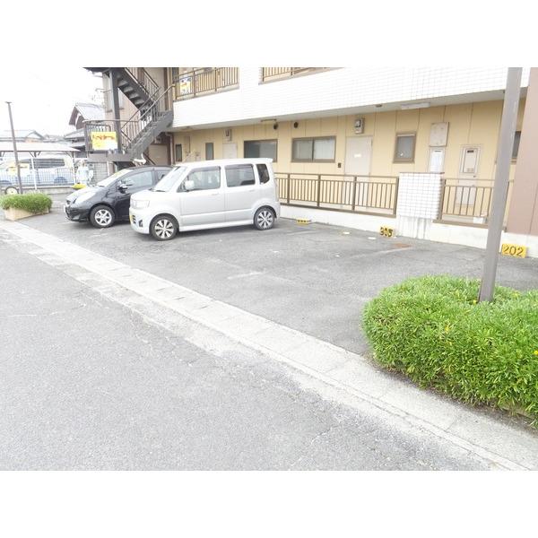 近江八幡市上野町アパート 駐車場