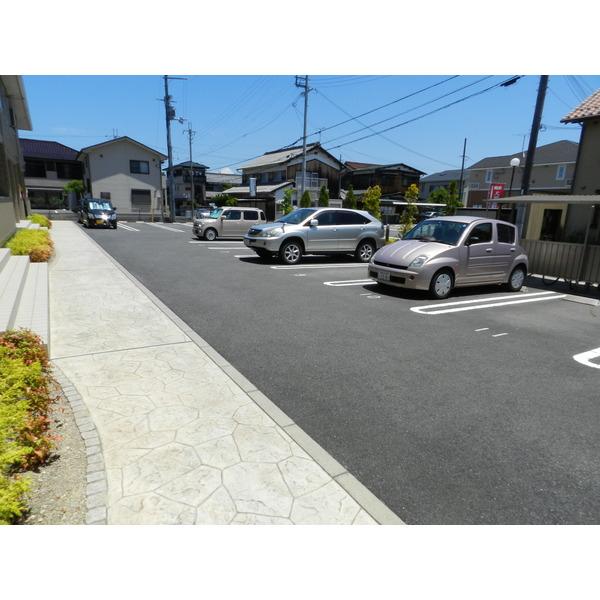 近江八幡市鷹飼町東アパート 駐車場