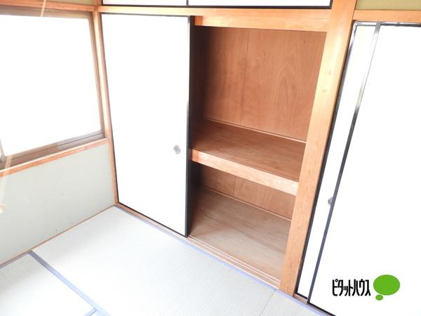 近江八幡市出町一戸建 収納