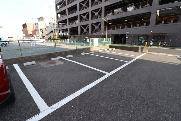 近江八幡市鷹飼町アパート 駐車場