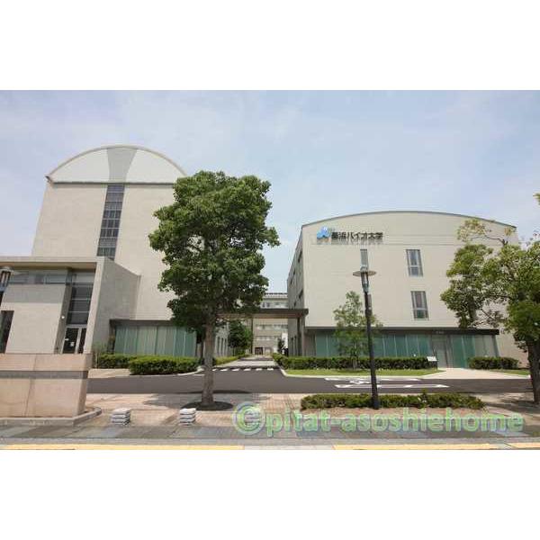 長浜バイオ大学図書情報センター：1748m