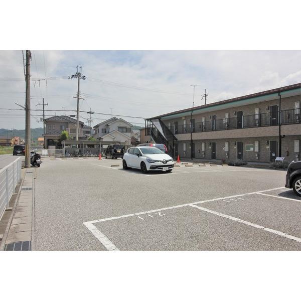 セゾンラメール（207） 駐車場