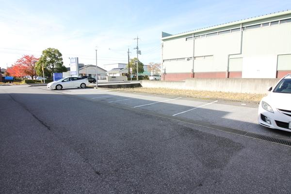 コーポラス無限Ⅱ 駐車場