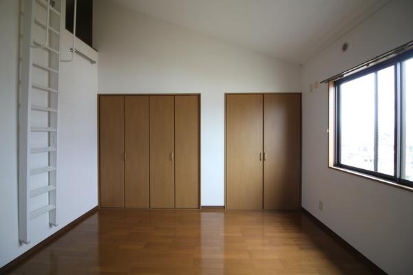 松ぼっくり 部屋画像
