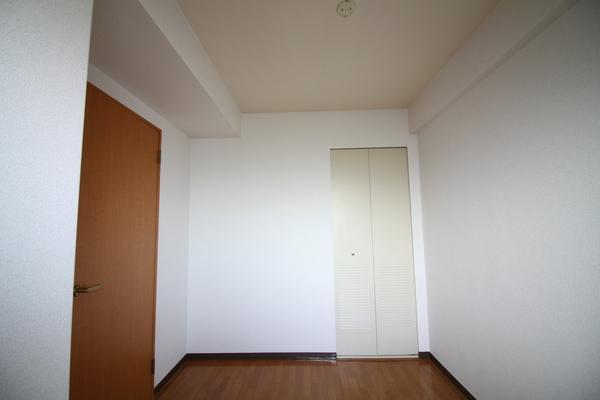 apartment 八幡中山町