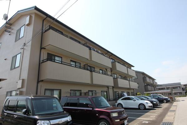 むくの木はうす壱番館（3-B） 駐車場