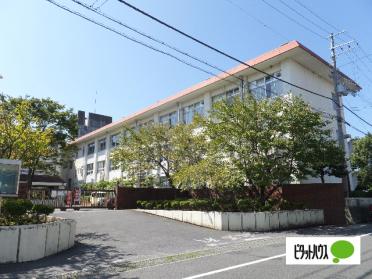 近江八幡市立桐原東小学校：903m