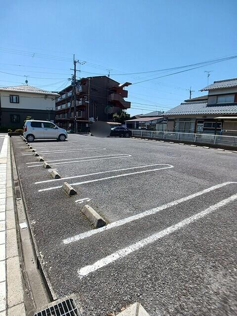パティオ・アンソレイエ・Ｗ（204） 駐車場