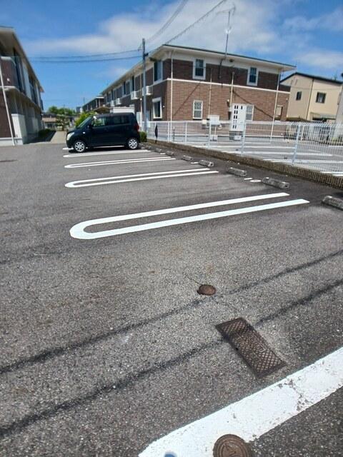 ヴィオラ　フィオーレ（202） 駐車場